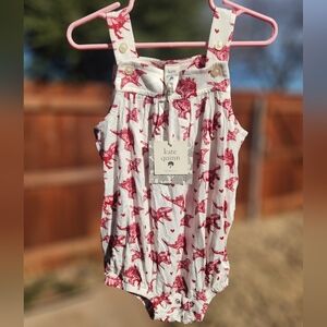 Kate Quinn Dinosaur Hearts bubble